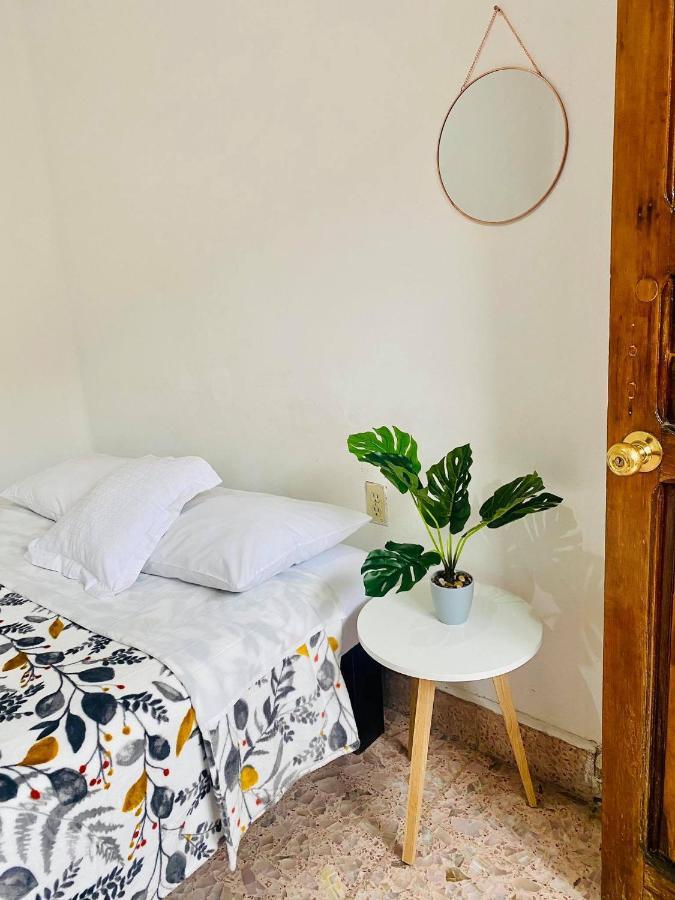 Casa Del Centro Bed & Breakfast Morelia Bagian luar foto